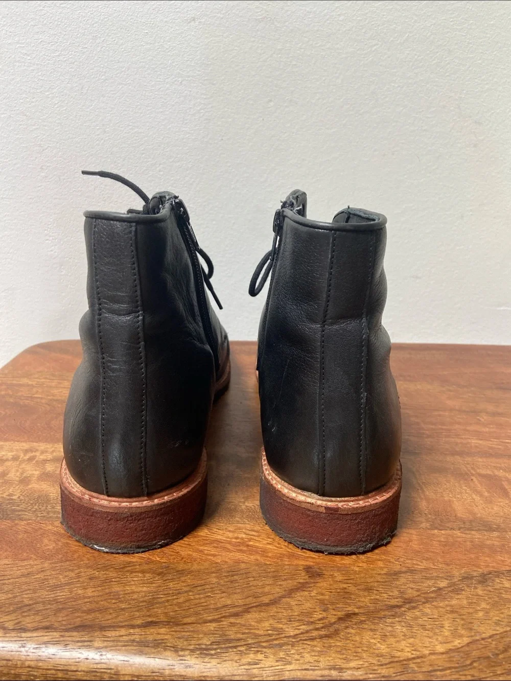 Rustic Asphalt Men's Black Leather Lace-Up Chukka Ankle Boots